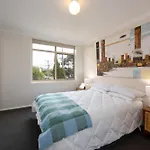 Bright & Comfortable 1Br Unit In Trendy Brunswick!