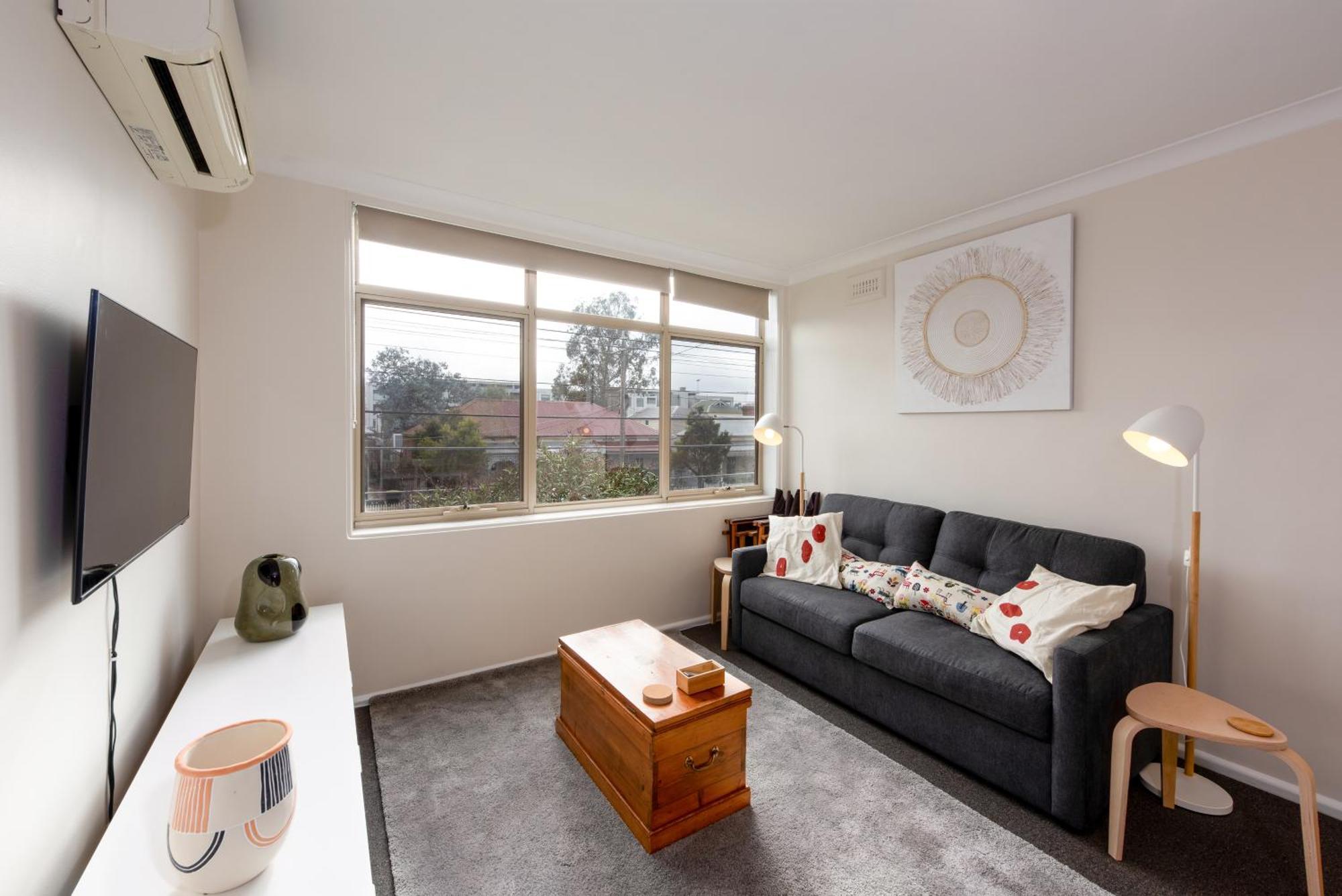 Bright & Comfortable 1br Unit In Trendy Brunswick! *