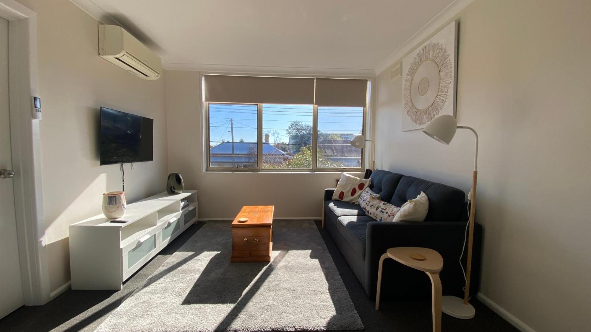 Bright & Comfortable 1br Unit In Trendy Brunswick! * Melbourne